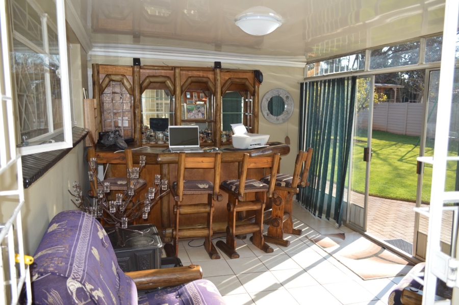 6 Bedroom Property for Sale in Flamwood North West